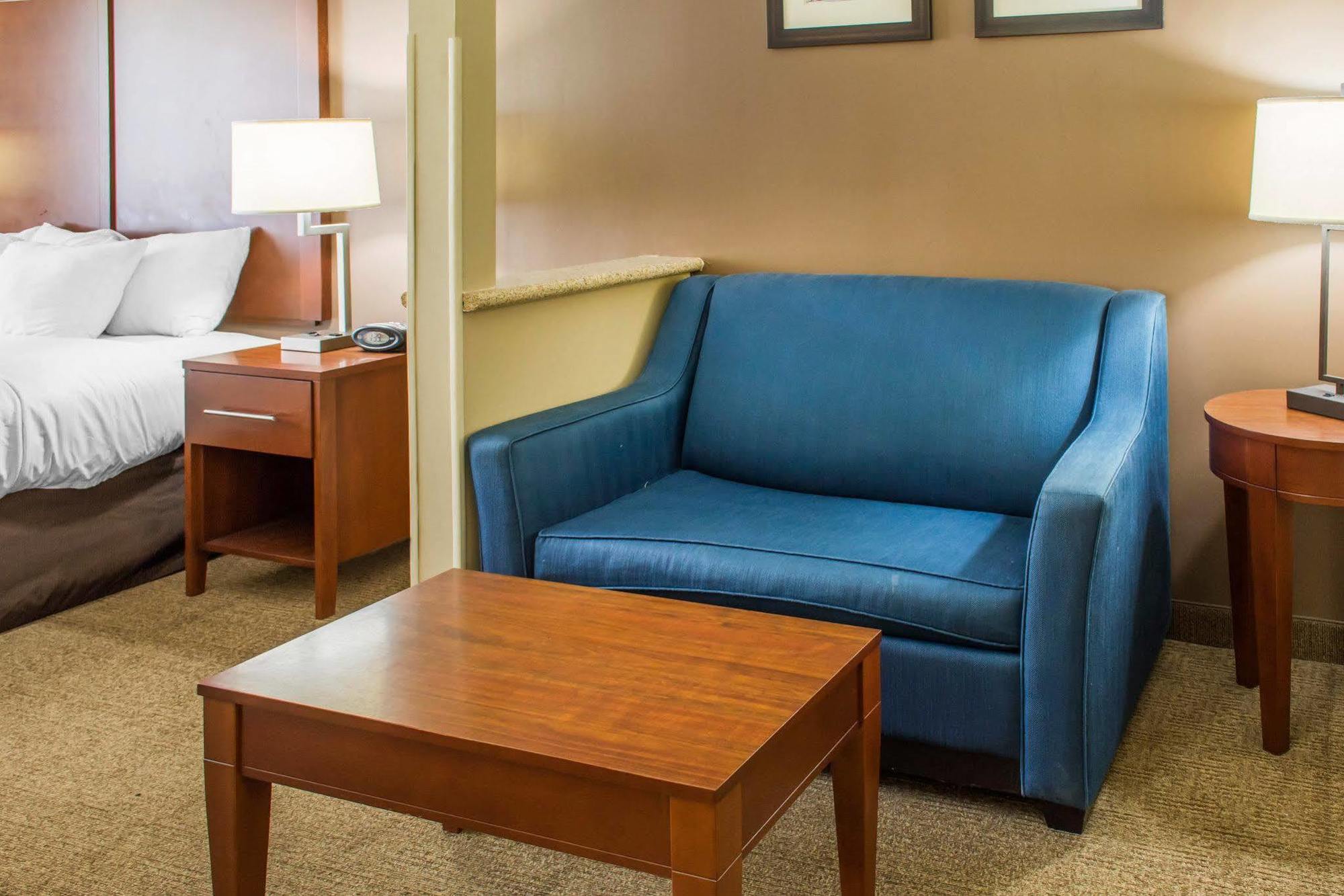 Quality Suites Waldorf Extérieur photo